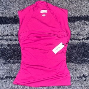 NWT! Aritzia Original Contour Flourish Top M